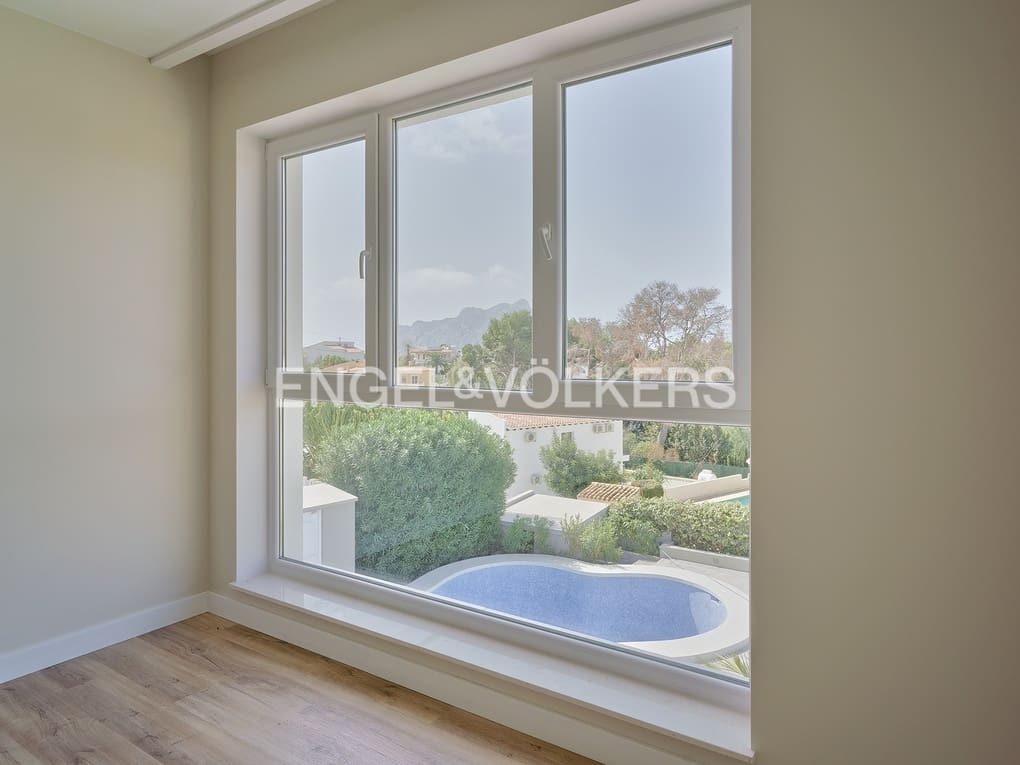 4 soveværelse Villa til salg i Calpe / Calp med swimmingpool garage - € 1.090.000 (Ref: 8200551)