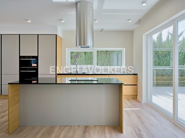 4 soveværelse Villa til salg i Calpe / Calp med swimmingpool garage - € 1.090.000 (Ref: 8200551)