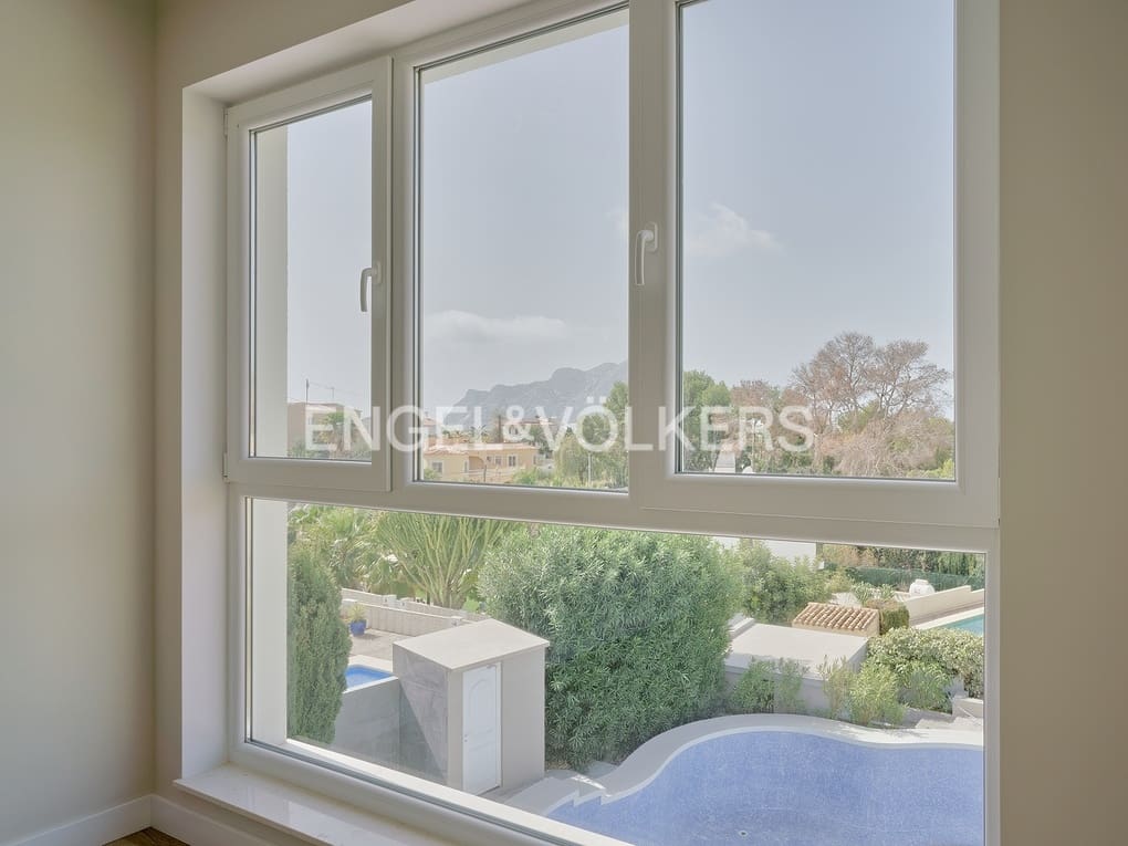 4 soveværelse Villa til salg i Calpe / Calp med swimmingpool garage - € 1.090.000 (Ref: 8200551)