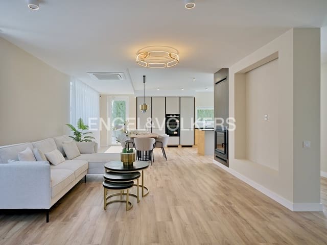4 chambre Villa/Maison à vendre à Pueblo, Calpe / Calp avec piscine garage - 1 090 000 € (Ref: 8200551)