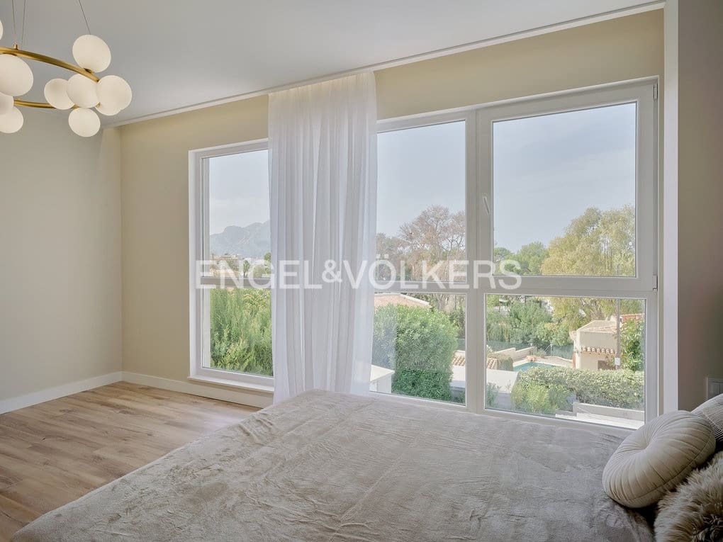 4 soveværelse Villa til salg i Calpe / Calp med swimmingpool garage - € 1.090.000 (Ref: 8200551)