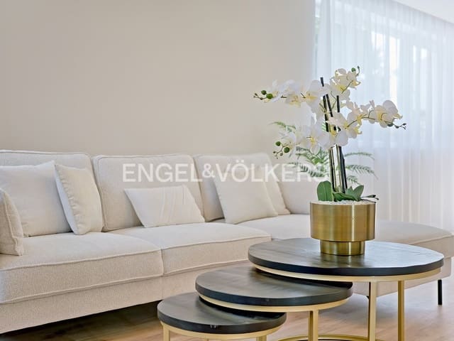 4 chambre Villa/Maison à vendre à Pueblo, Calpe / Calp avec piscine garage - 1 090 000 € (Ref: 8200551)