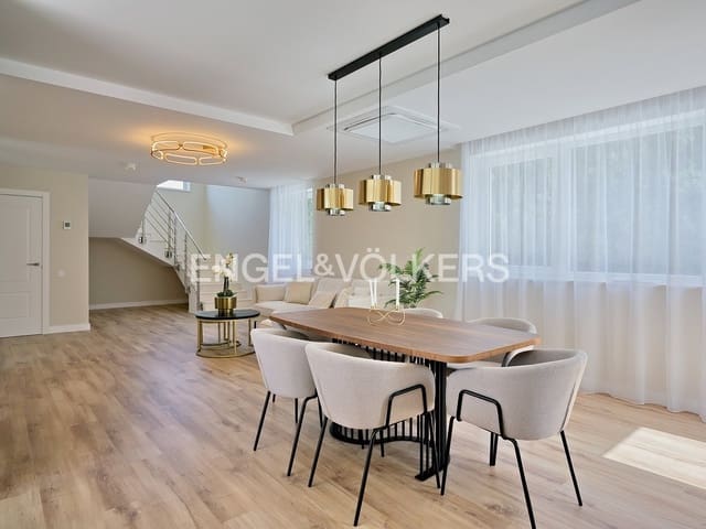 4 chambre Villa/Maison à vendre à Pueblo, Calpe / Calp avec piscine garage - 1 090 000 € (Ref: 8200551)