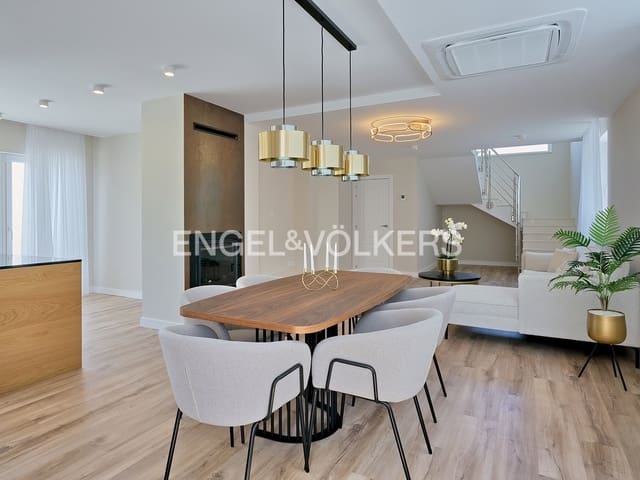 4 chambre Villa/Maison à vendre à Pueblo, Calpe / Calp avec piscine garage - 1 090 000 € (Ref: 8200551)