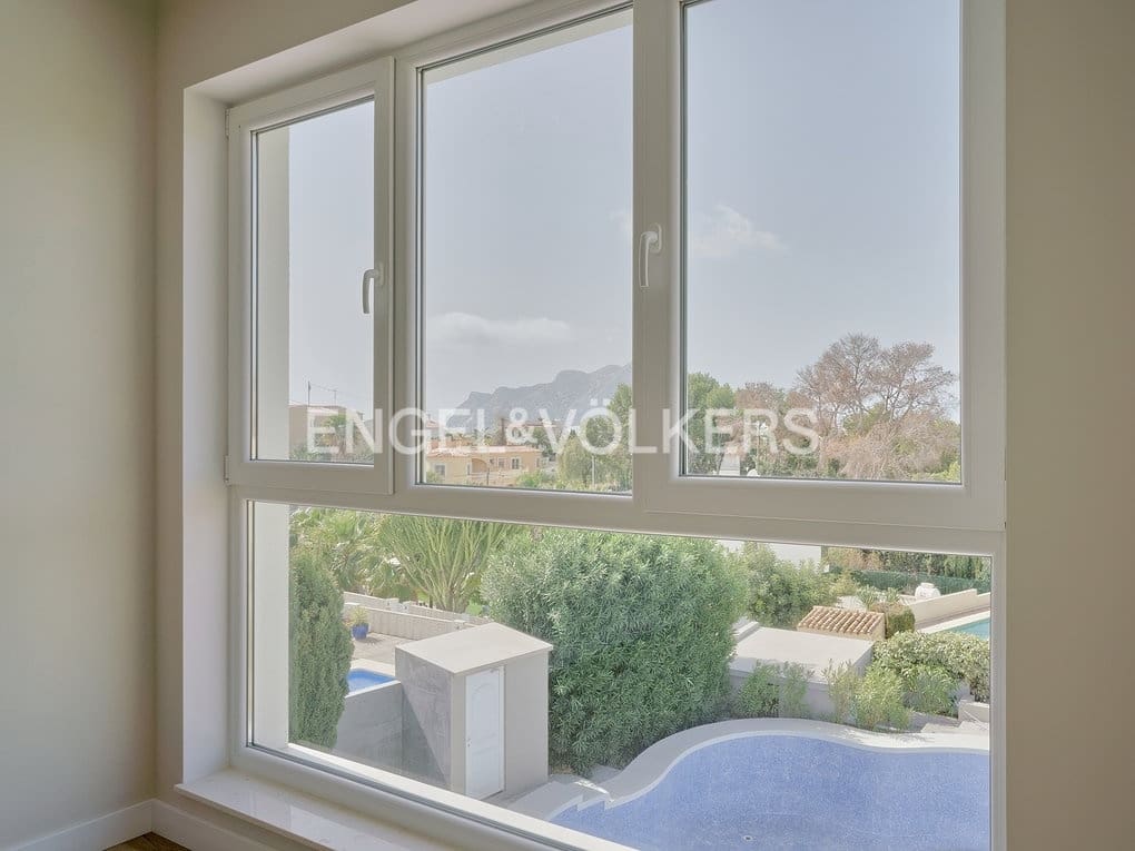 4 soveværelse Villa til salg i Calpe / Calp med swimmingpool garage - € 1.090.000 (Ref: 8200551)