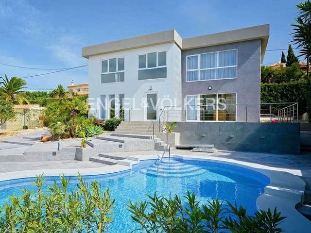 4 chambre Villa/Maison à vendre à Pueblo, Calpe / Calp avec piscine garage - 1 090 000 € (Ref: 8200551)