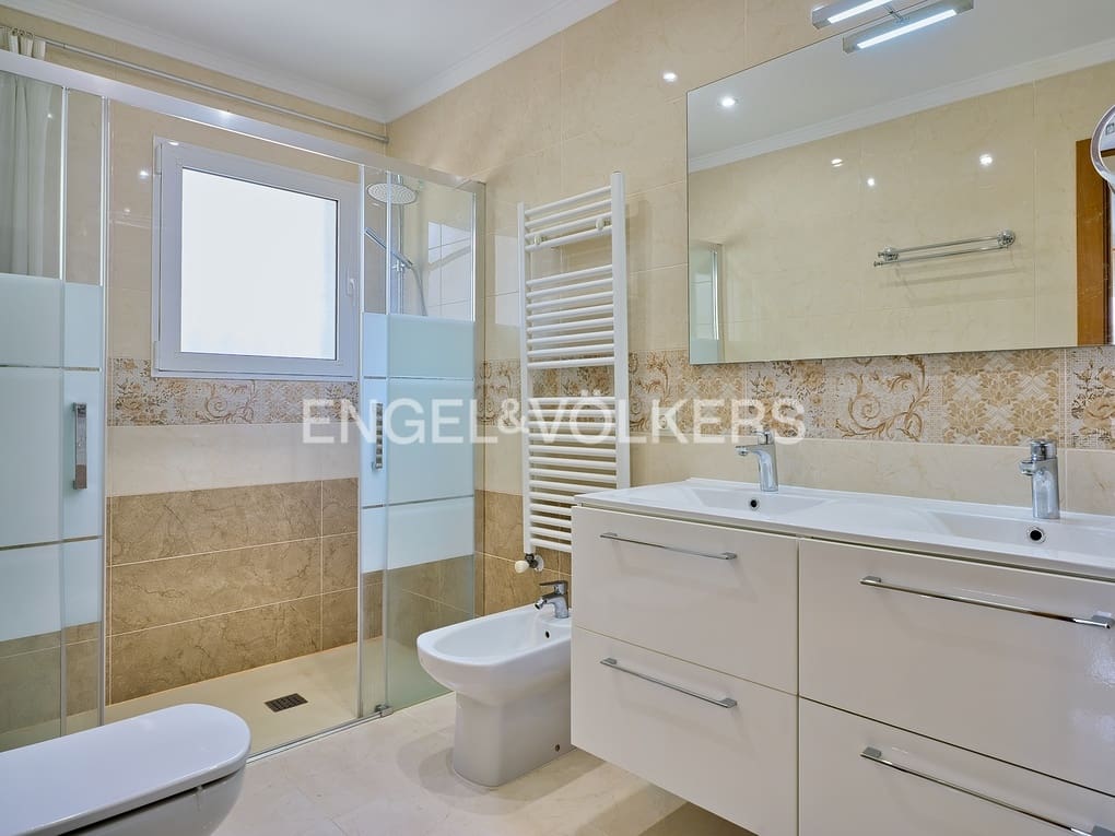 5 makuuhuone Huvila myytävänä paikassa Calpe / Calp mukana uima-altaan 
autotalli - 795 000 € (Ref: 8205582)