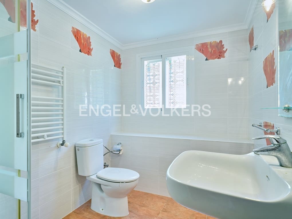 5 makuuhuone Huvila myytävänä paikassa Calpe / Calp mukana uima-altaan 
autotalli - 795 000 € (Ref: 8205582)