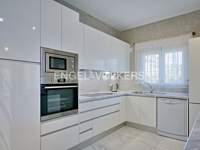 5 quarto Moradia para venda em Calpe / Calp com piscina garagem - 795 000 € (Ref: 8205582)