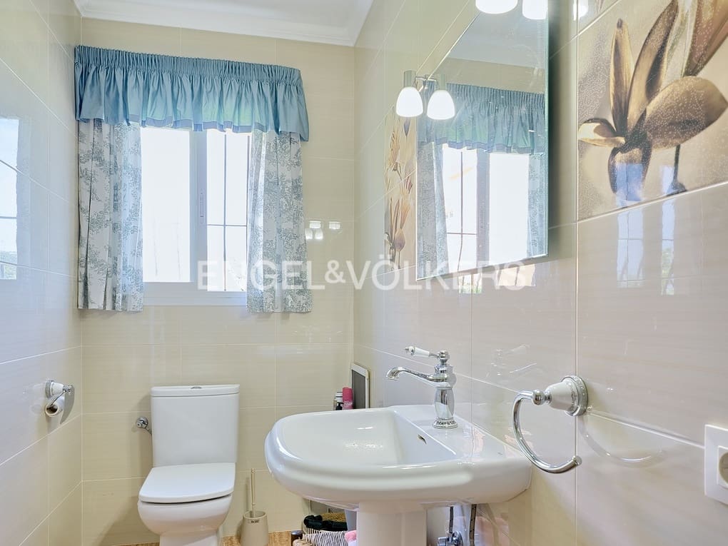 5 makuuhuone Huvila myytävänä paikassa Calpe / Calp mukana uima-altaan 
autotalli - 795 000 € (Ref: 8205582)