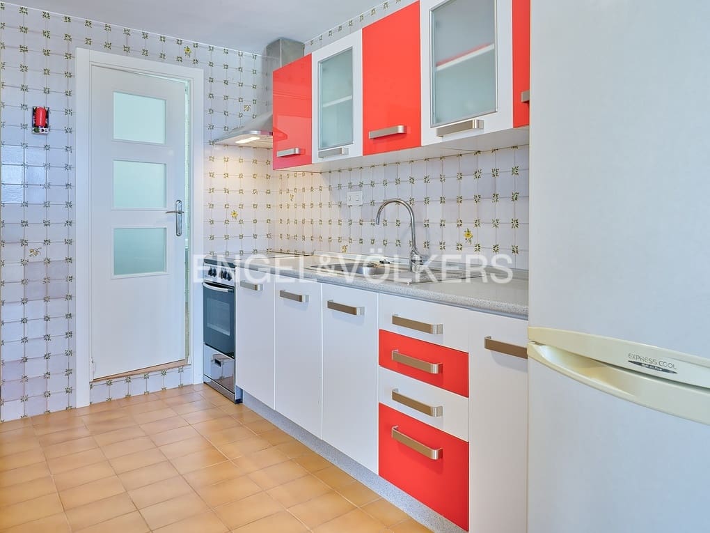 5 makuuhuone Huvila myytävänä paikassa Calpe / Calp mukana uima-altaan 
autotalli - 795 000 € (Ref: 8205582)