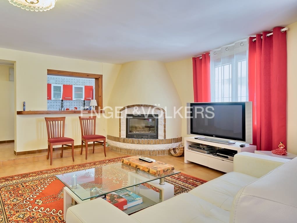 5 makuuhuone Huvila myytävänä paikassa Calpe / Calp mukana uima-altaan 
autotalli - 795 000 € (Ref: 8205582)