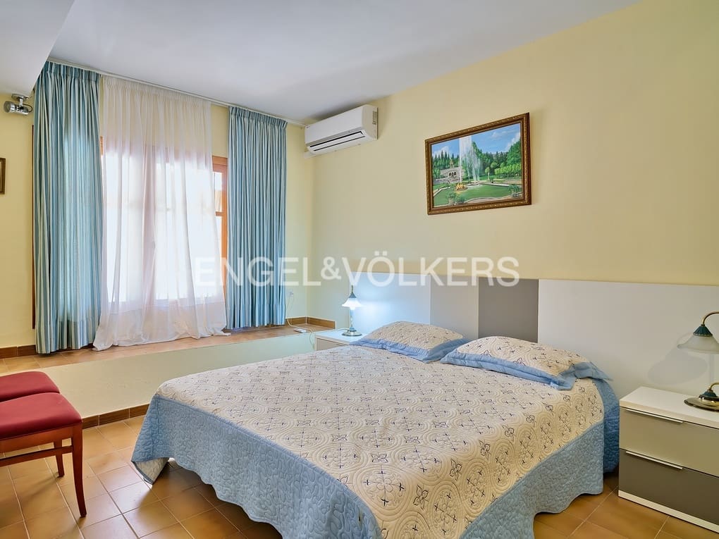 5 makuuhuone Huvila myytävänä paikassa Calpe / Calp mukana uima-altaan 
autotalli - 795 000 € (Ref: 8205582)