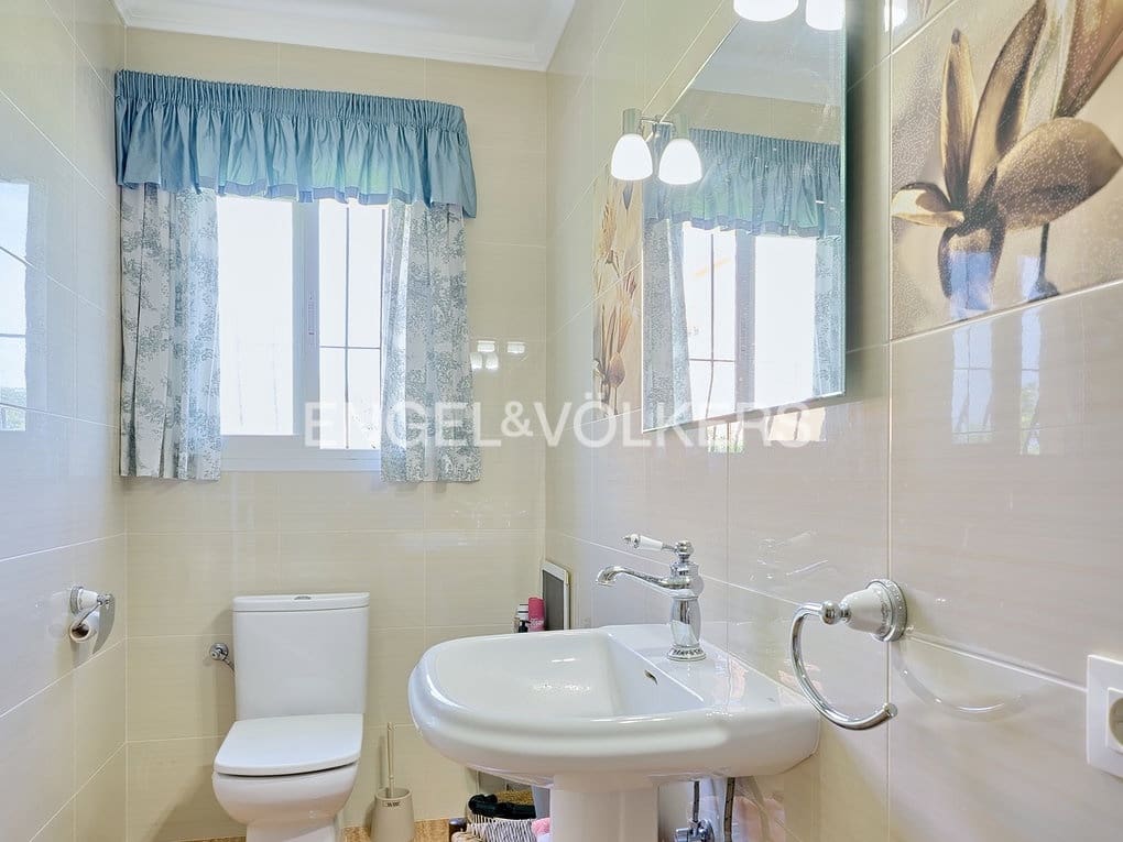 5 bedroom Villa for sale in Calpe / Calp with pool garage - € 795,000 (Ref: 8205582)