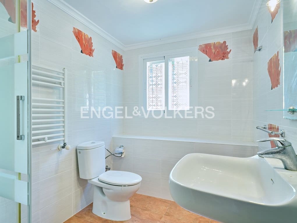 5 bedroom Villa for sale in Calpe / Calp with pool garage - € 795,000 (Ref: 8205582)