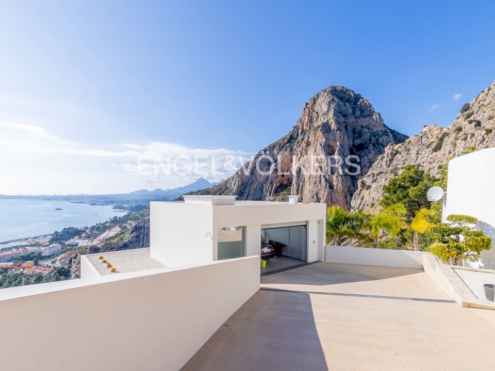 3 makuuhuone Huvila myytävänä paikassa Altea mukana uima-altaan 
autotalli - 2 980 000 € (Ref: 8244144)