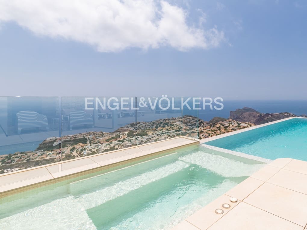 4 soveværelse Villa til salg i Cumbre del Sol med swimmingpool garage - € 1.990.000 (Ref: 8253219)