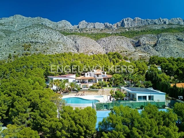Chalet de 11 habitaciones en Altea en venta con piscina garaje - 9.900.000 € (Ref: 8277179)