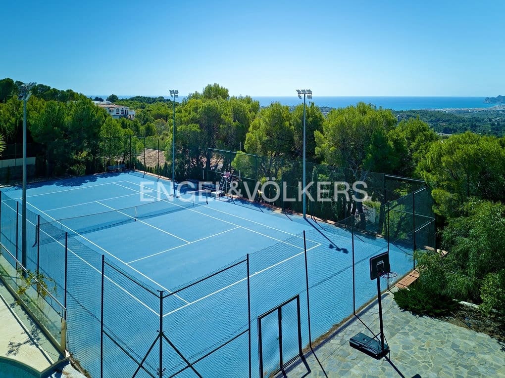 Chalet de 11 habitaciones en Altea en venta con piscina garaje - 9.900.000 € (Ref: 8277179)