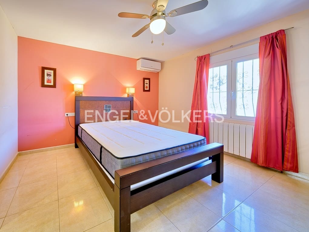 3 soveværelse Villa til salg i Calpe / Calp med swimmingpool garage - € 478.000 (Ref: 8296818)