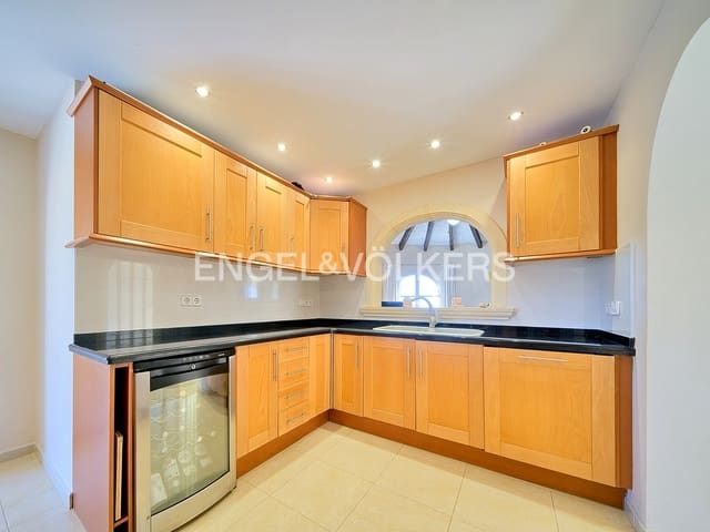 3 soveværelse Villa til salg i Calpe / Calp med swimmingpool garage - € 478.000 (Ref: 8296818)