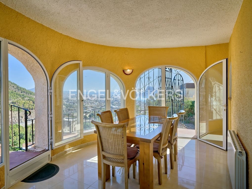 3 soveværelse Villa til salg i Calpe / Calp med swimmingpool garage - € 478.000 (Ref: 8296818)