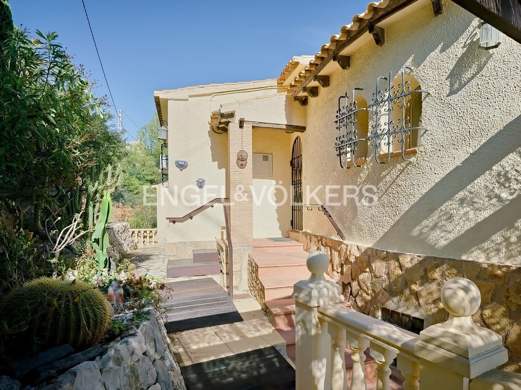 3 soveværelse Villa til salg i Calpe / Calp med swimmingpool garage - € 478.000 (Ref: 8296818)