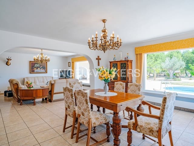 3 makuuhuone Huvila myytävänä paikassa Altea mukana uima-altaan 
autotalli - 1 100 000 € (Ref: 8350058)