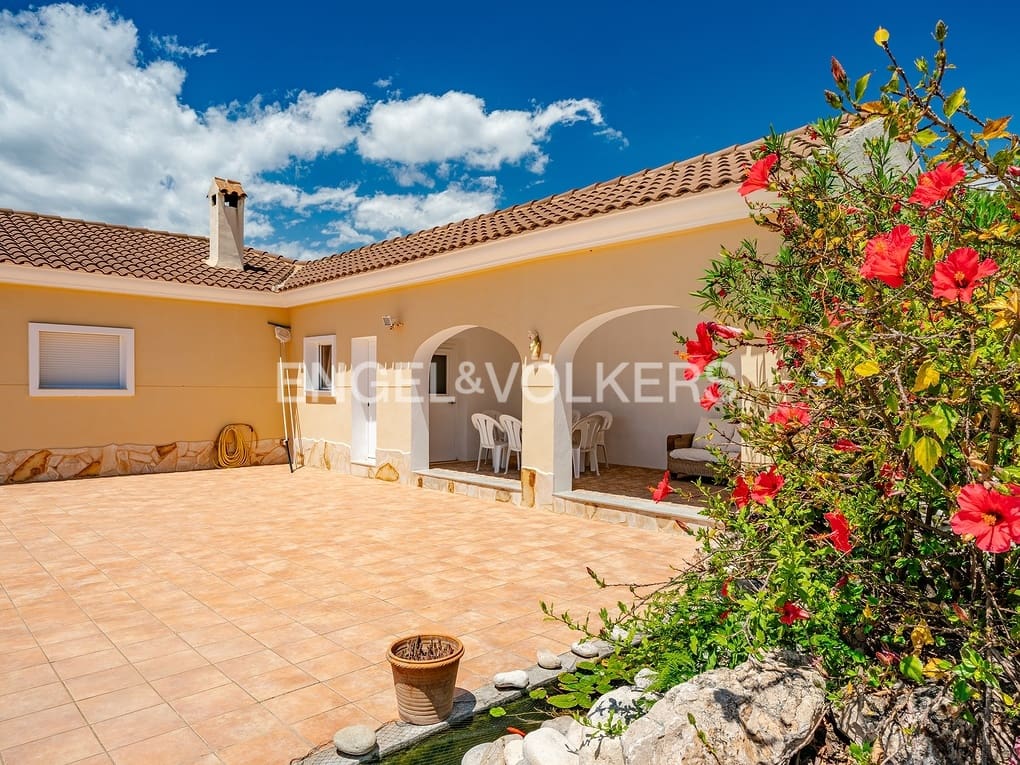 3 soveværelse Villa til salg i Altea med swimmingpool garage - € 1.100.000 (Ref: 8350058)
