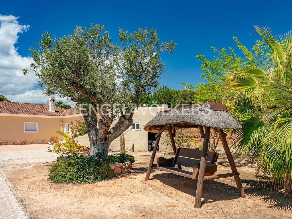 3 bedroom Villa for sale in Altea with pool garage - € 1,100,000 (Ref: 8350058)