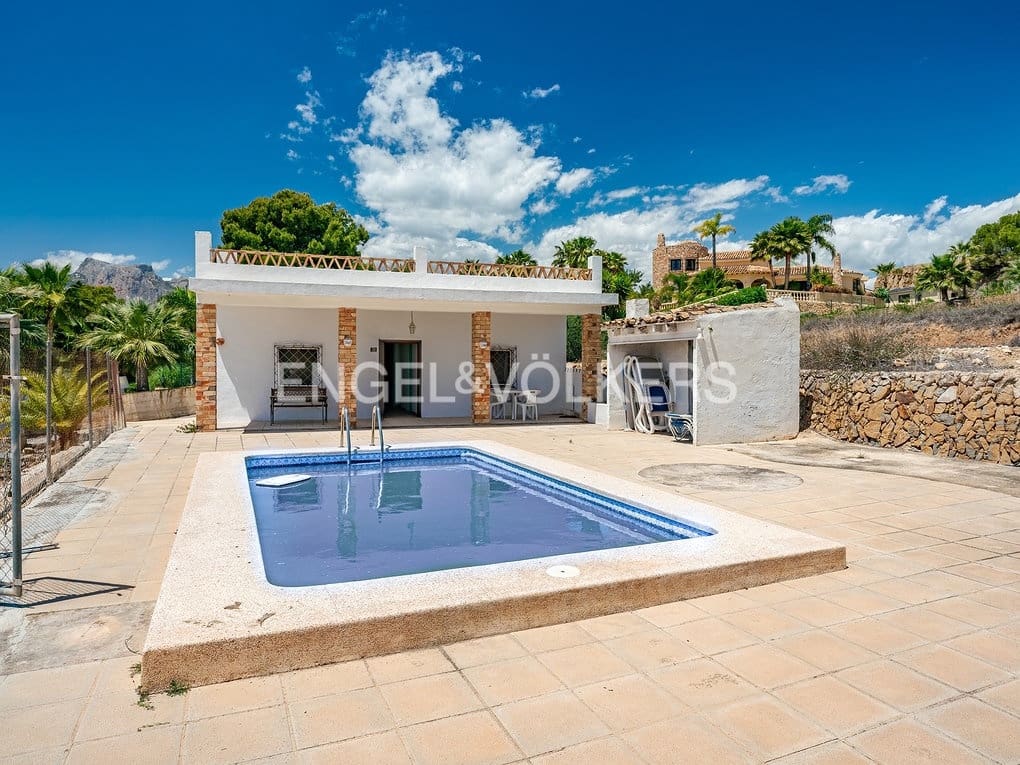 3 bedroom Villa for sale in Altea with pool garage - € 1,100,000 (Ref: 8350058)