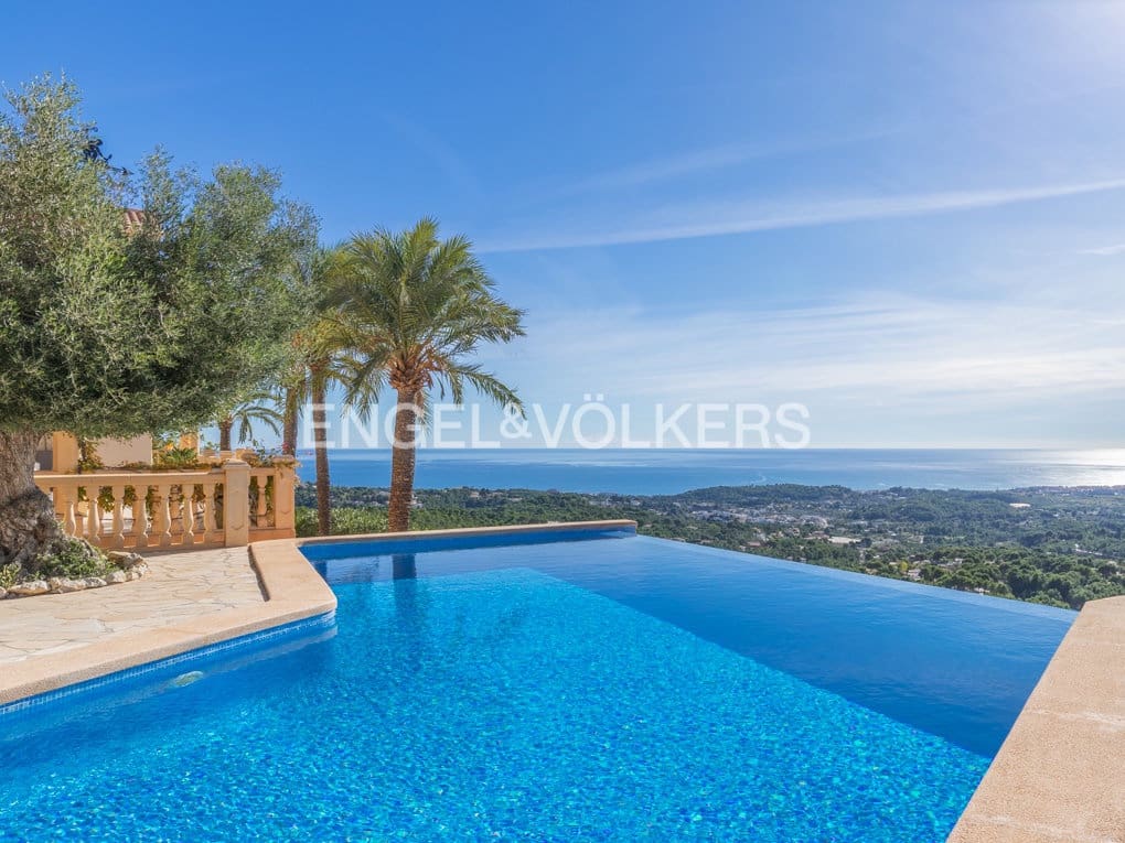 Chalet de 7 habitaciones en Altea en venta con piscina garaje - 2.950.000 € (Ref: 8361773)