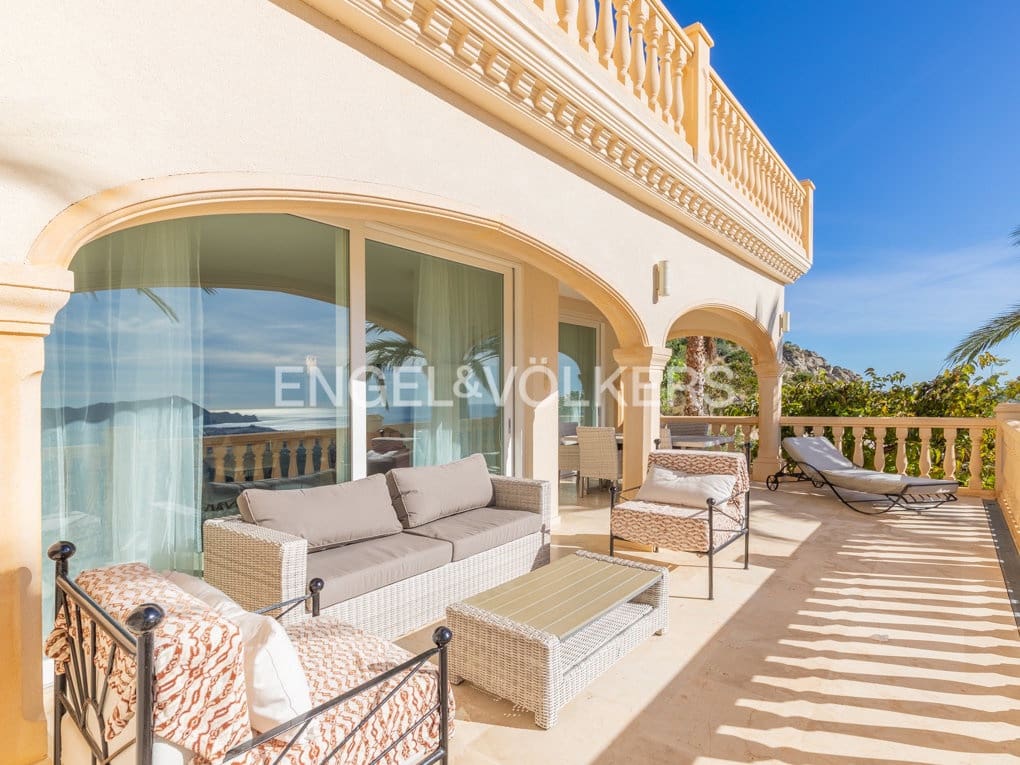 Chalet de 7 habitaciones en Altea en venta con piscina garaje - 2.950.000 € (Ref: 8361773)