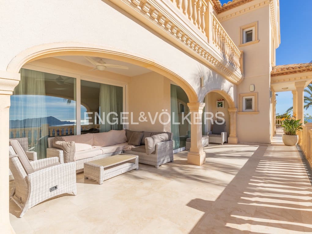 Chalet de 7 habitaciones en Altea en venta con piscina garaje - 2.950.000 € (Ref: 8361773)