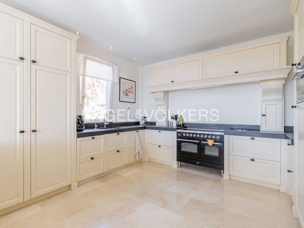 Chalet de 7 habitaciones en Altea en venta con piscina garaje - 2.950.000 € (Ref: 8361773)
