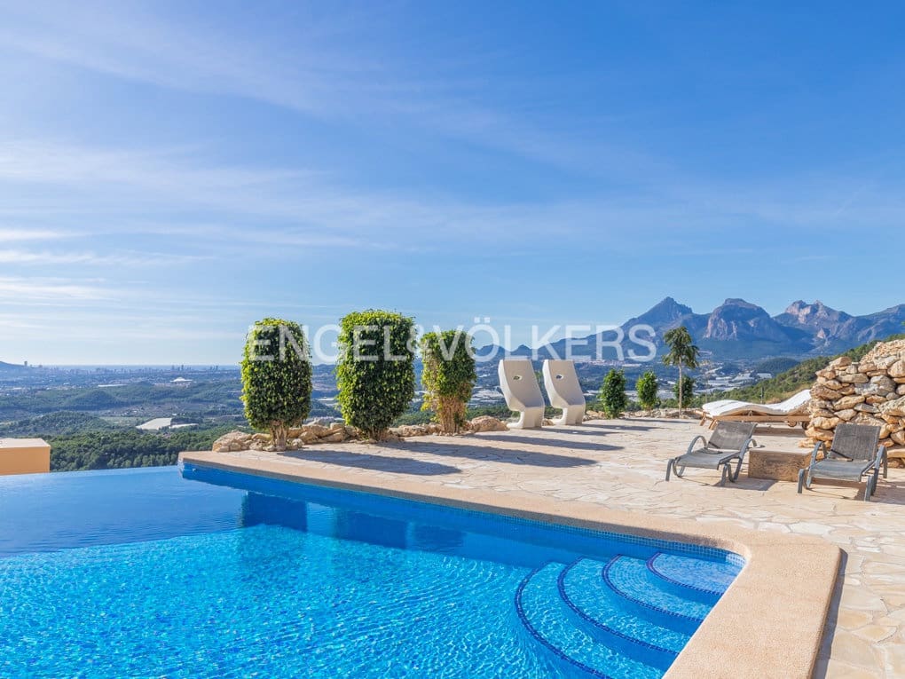 Chalet de 7 habitaciones en Altea en venta con piscina garaje - 2.950.000 € (Ref: 8361773)
