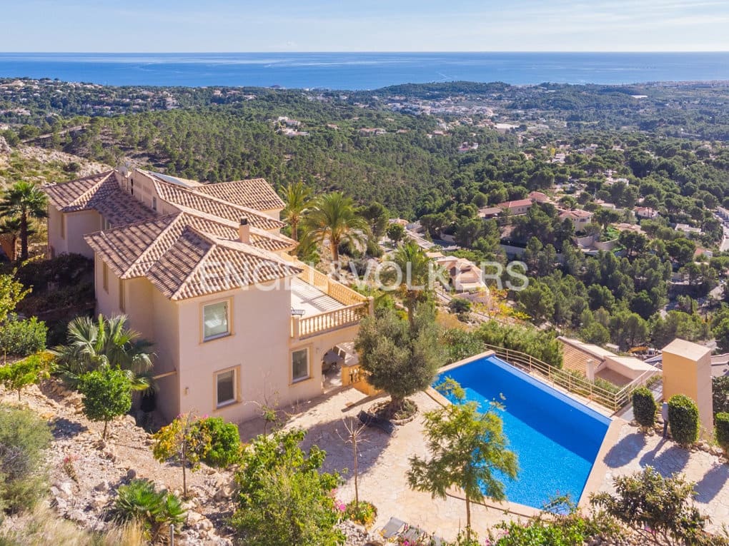 Chalet de 7 habitaciones en Altea en venta con piscina garaje - 2.950.000 € (Ref: 8361773)