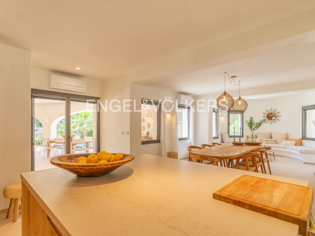 5 soverom Villa til salgs i Moraira med svømmebasseng garasje - € 1 950 000 (Ref: 8394403)