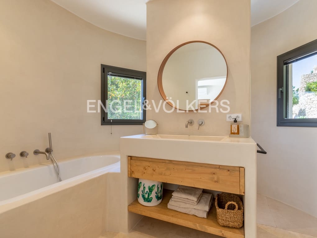 5 soverom Villa til salgs i Moraira med svømmebasseng garasje - € 1 950 000 (Ref: 8394403)