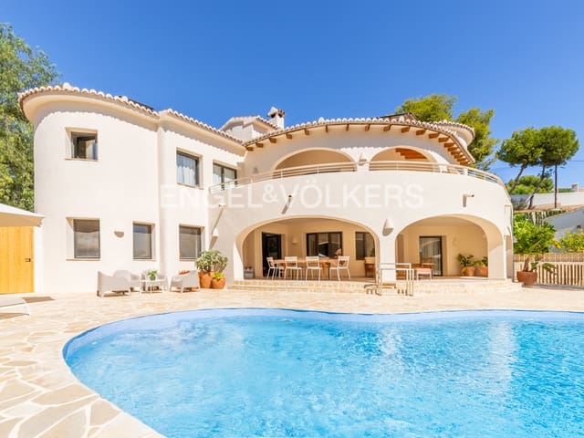 5 soverom Villa til salgs i Moraira, Teulada-Moraira med svømmebasseng garasje - € 1 950 000 (Ref: 8394403)