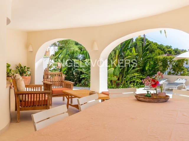 5 soverom Villa til salgs i Moraira, Teulada-Moraira med svømmebasseng garasje - € 1 950 000 (Ref: 8394403)