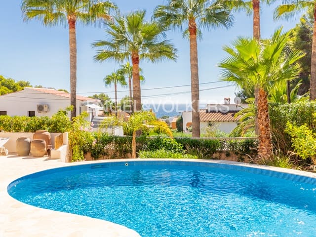 5 soverom Villa til salgs i Moraira, Teulada-Moraira med svømmebasseng garasje - € 1 950 000 (Ref: 8394403)