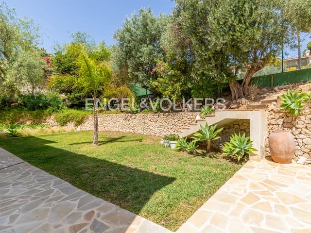 5 soverom Villa til salgs i Moraira, Teulada-Moraira med svømmebasseng garasje - € 1 950 000 (Ref: 8394403)