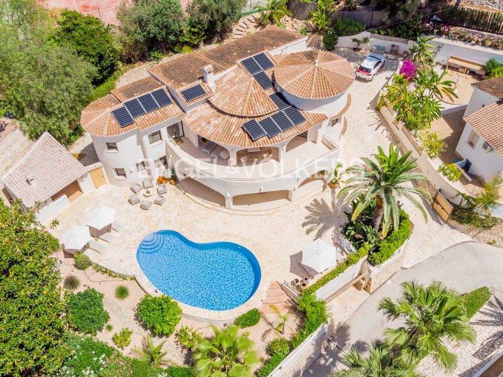 5 soverom Villa til salgs i Moraira med svømmebasseng garasje - € 1 950 000 (Ref: 8394403)
