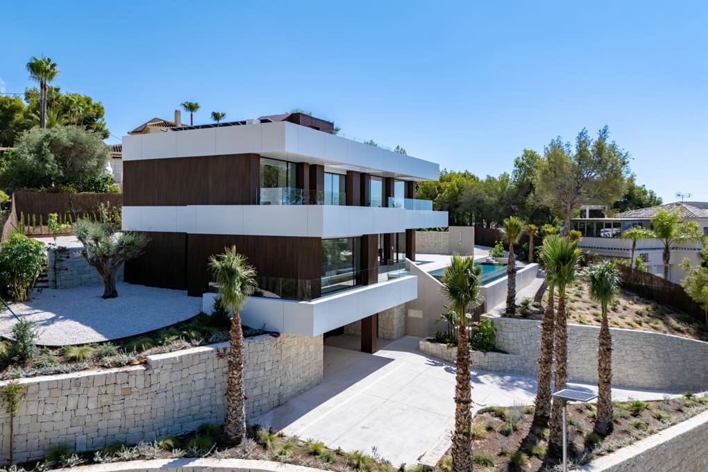 4 bedroom Villa for sale in Altea with pool garage - € 2,795,000 (Ref: 8411098)