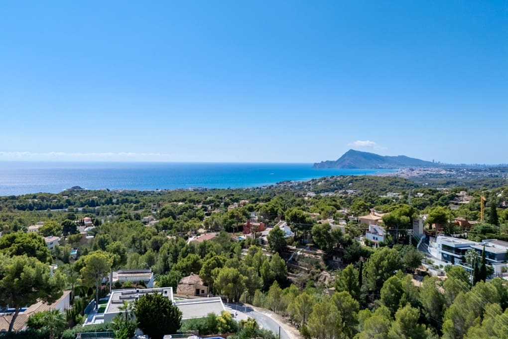 4 bedroom Villa for sale in Altea with pool garage - € 2,795,000 (Ref: 8411098)