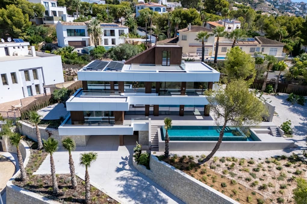 4 bedroom Villa for sale in Altea with pool garage - € 2,795,000 (Ref: 8411098)