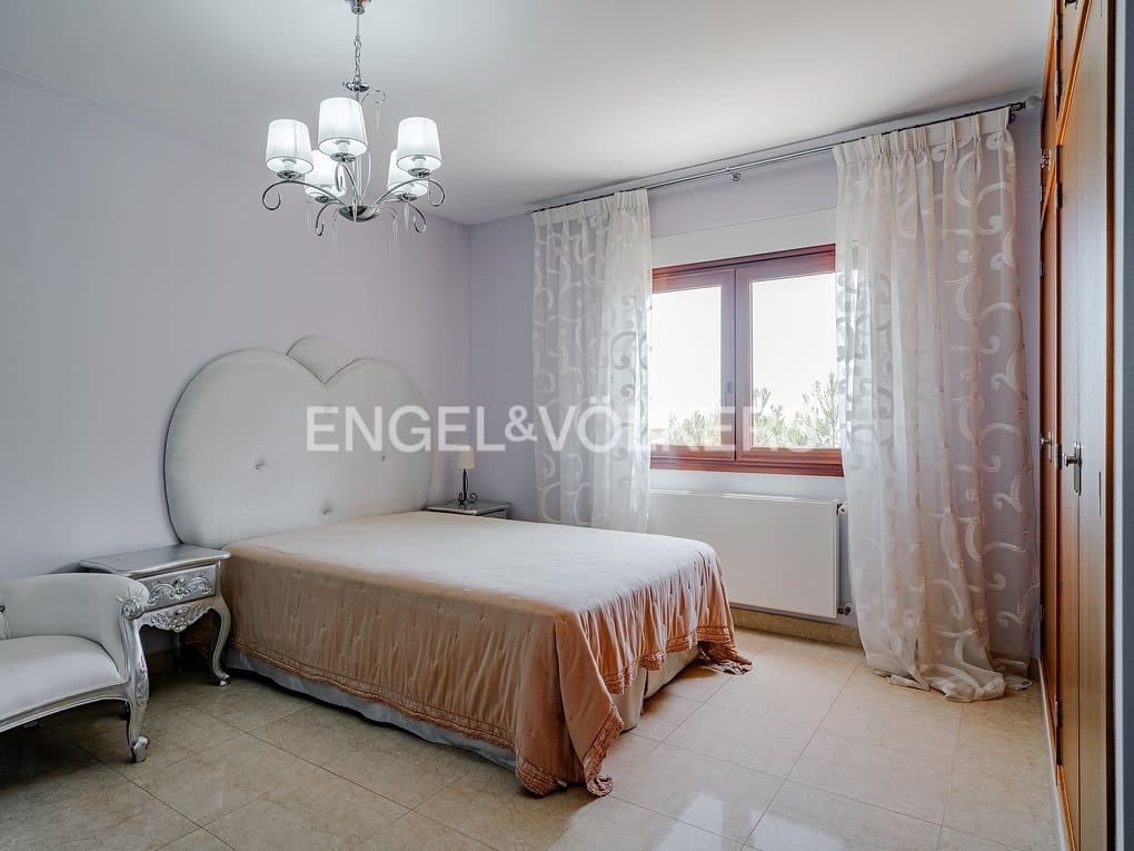 6 bedroom Villa for sale in Altea with pool garage - € 2,700,000 (Ref: 8462610)