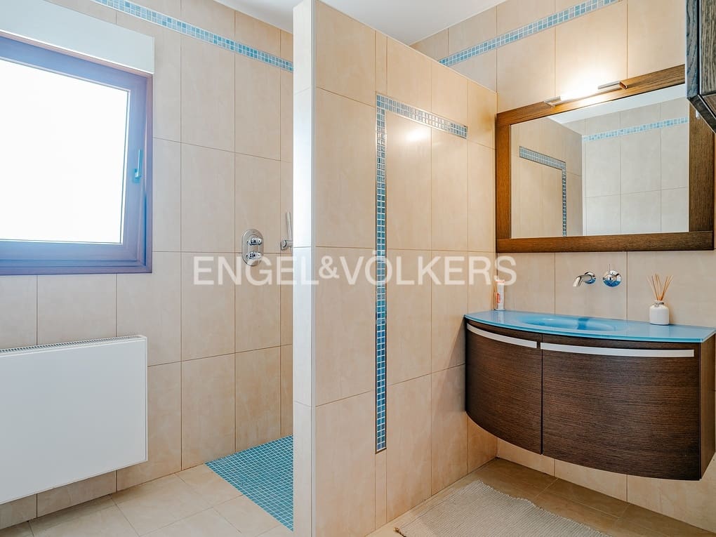 6 bedroom Villa for sale in Altea with pool garage - € 2,700,000 (Ref: 8462610)