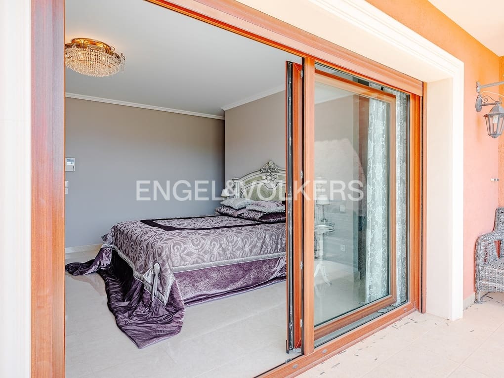 6 bedroom Villa for sale in Altea with pool garage - € 2,700,000 (Ref: 8462610)